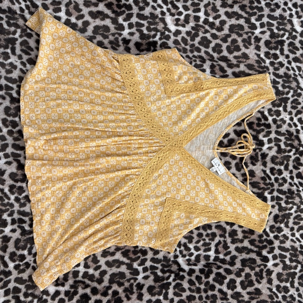 True Craft Mustard Lace Detail Tank Top
